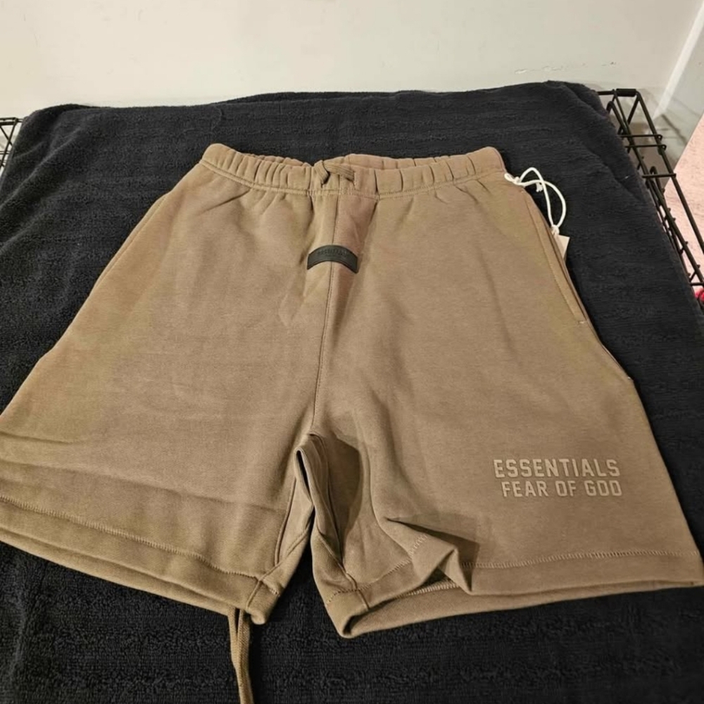 Fear of God Essentials Wood Shorts NWT SIZE small